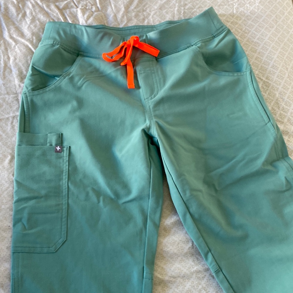 Figs Jade Livingston pants Special edition. S/P